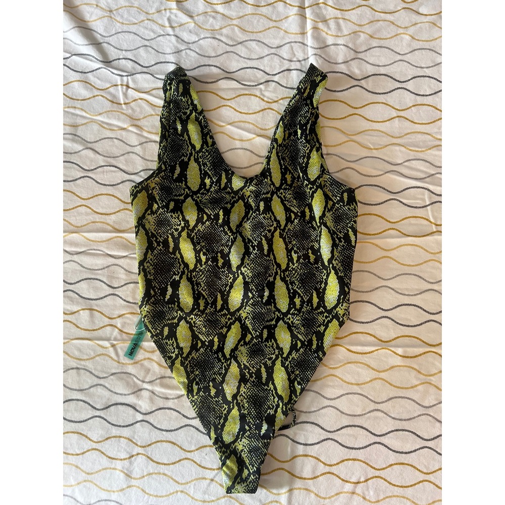 Fashion Nova vitamin sea swimsuit snakeskin print size Xl travel beach Vaca